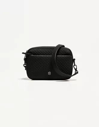 Bolso messenger con monograma engomado