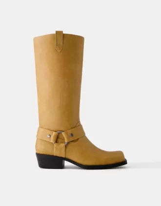 Botas moteras con punta cuadrada