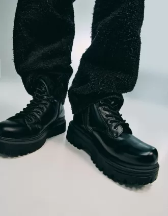Botines con plataforma y cordones
