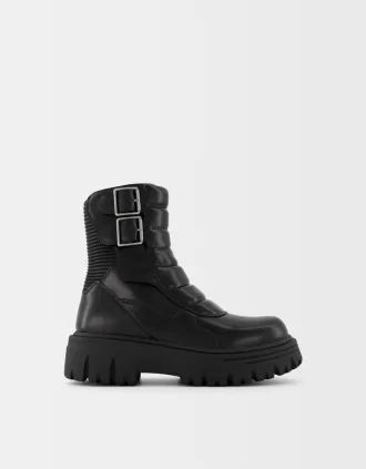 Botines de plataforma con hebillas