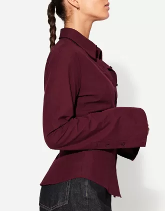 Camisa ajustada con mangas acampanadas