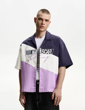 Camisa boxy fit de manga corta con estampado Nascar