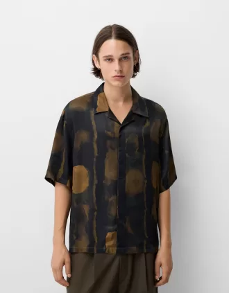 Camisa boxy fit manga corta estampada