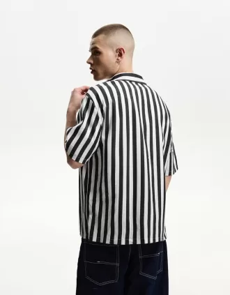 Camisa de manga corta y corte relajado.
