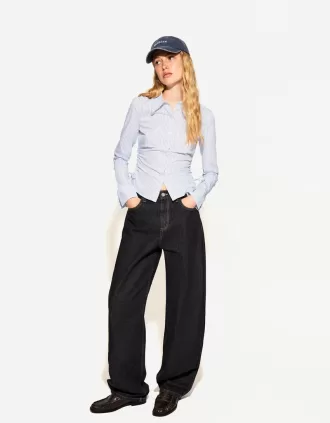Camisa entallada con fruncido
