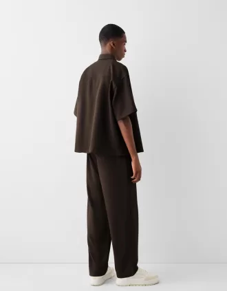 Camisa entallada de manga corta con corte boxy