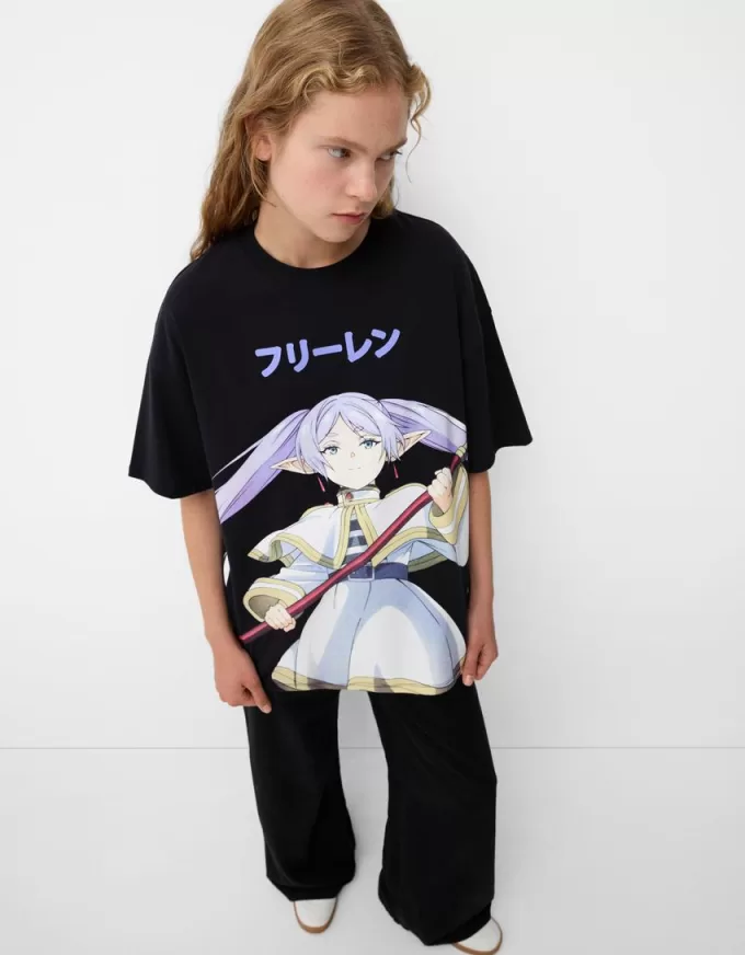 Camiseta Frieren oversize de manga corta