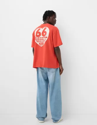 Camiseta bordada de manga corta de ajuste relajado
