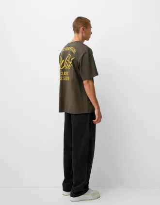 Camiseta bordada de manga corta de ajuste relajado