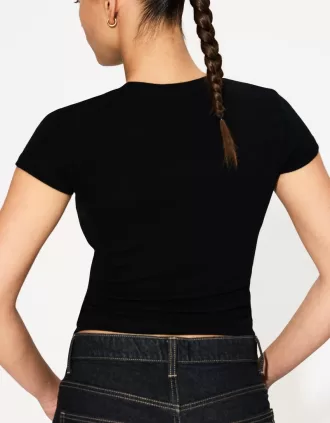 Camiseta de manga corta con cuello redondo