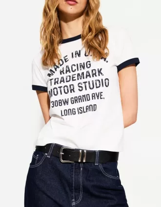 Camiseta de manga corta con estampado en contraste