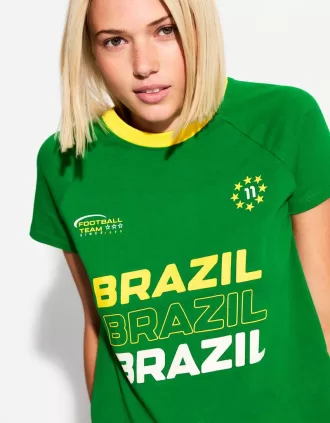 Camiseta de manga corta con estampado en contraste