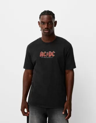 Camiseta de manga corta desteñida con estampado AC/DC