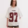 Camiseta estampada con cuello en V y manga corta