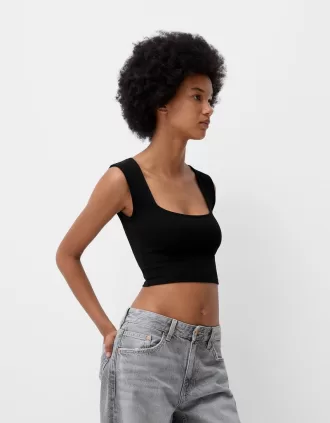 Camiseta sin mangas con escote cuadrado