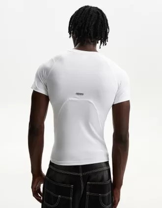 Camiseta slim fit de manga corta con costuras