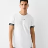 Camiseta slim fit de manga corta con detalle de rayas Camiseta slim fit de manga corta con detalle de rayas