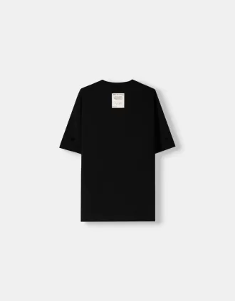 Camiseta tejido grueso manga corta con costuras