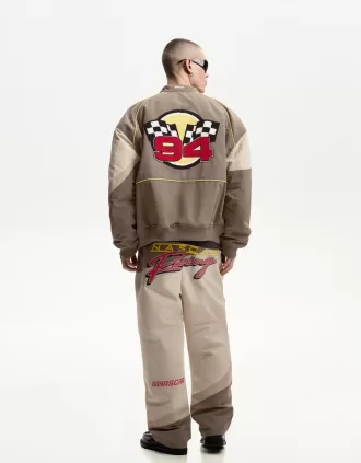 Chaqueta Nascar con parches.