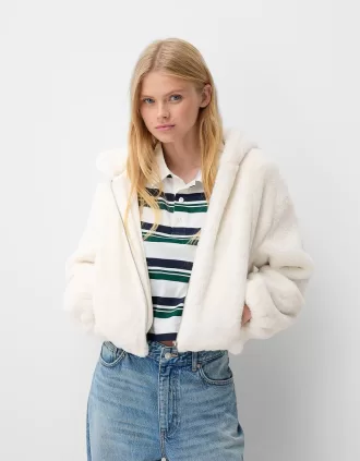 Chaqueta acolchada con capucha de pelo sintético