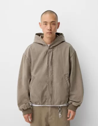 Chaqueta con capucha