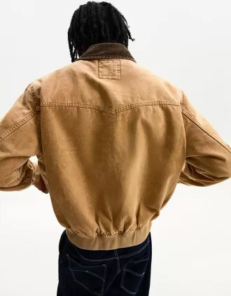 Chaqueta con cuello en contraste