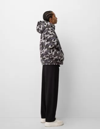 Chaqueta de borreguillo con estampado