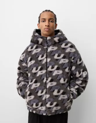 Chaqueta de borreguillo con estampado