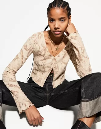 Chaqueta estampada con botones