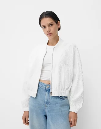 Chaqueta ligera texturizada