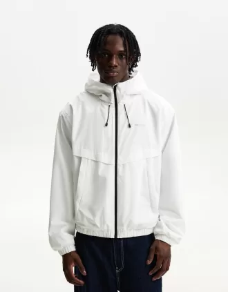 Chaqueta técnica con capucha