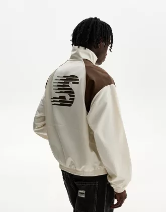 Chaqueta técnica estampada