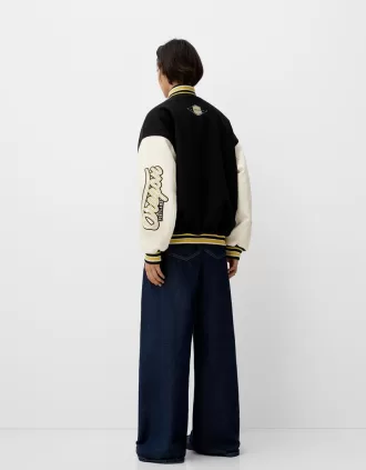 Chaqueta universitaria con mangas en contraste