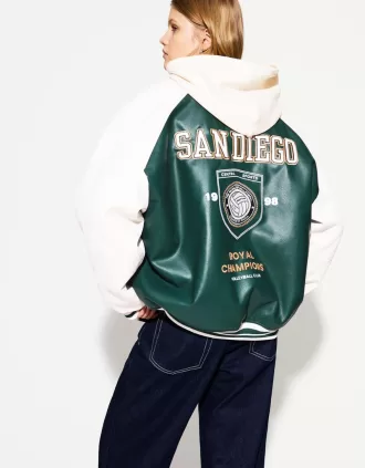 Chaqueta universitaria de piel sintética