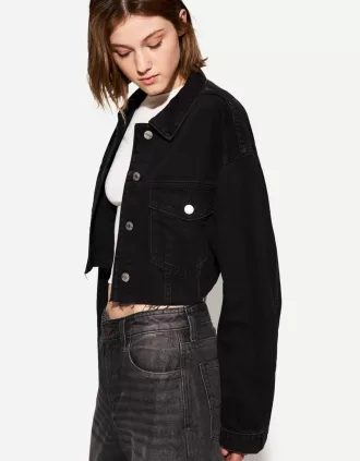 Chaqueta vaquera corta