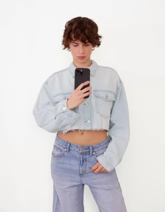Chaqueta vaquera corta