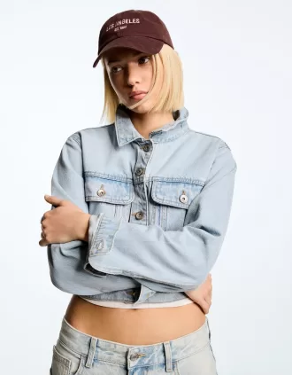 Chaqueta vaquera corta