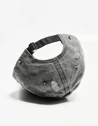 Gorro piercing con ojales