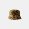 Gorro tipo pescador pelo sintético animal print