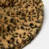 Gorro tipo pescador pelo sintético animal print