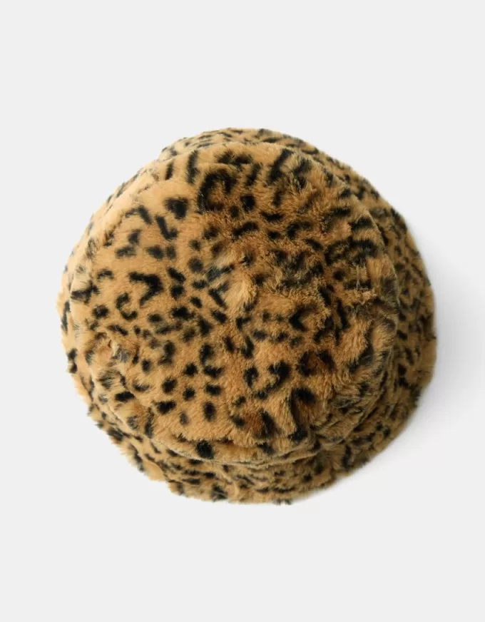 Gorro tipo pescador pelo sintético animal print