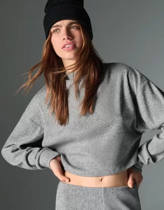 Jersey canalé cuello alto tacto suave
