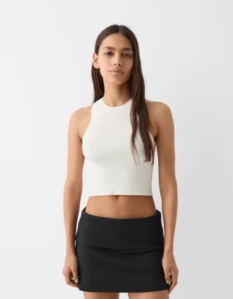 Minifalda con pliegues en la cintura