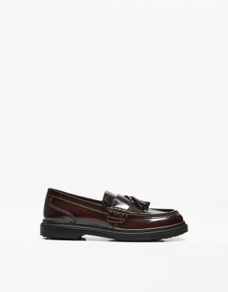 Mocasines con flecos y borlas