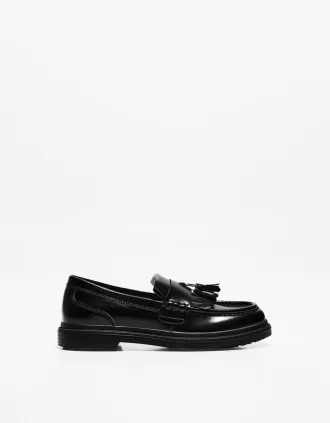 Mocasines con flecos y borlas