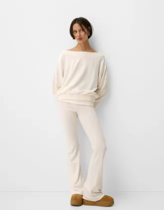 Pantalón acampanado de tacto suave con cintura doblada Pantalón acampanado de tacto suave con cintura doblada
