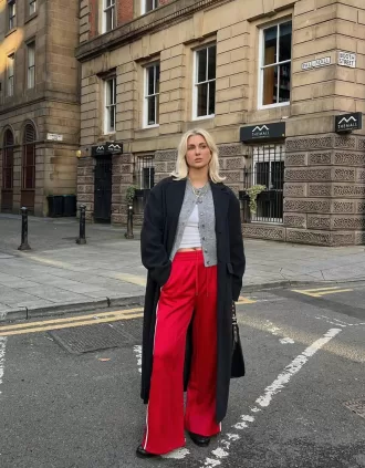 Pantalón con rayas laterales