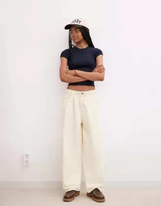 Pantalón fluido con pinzas