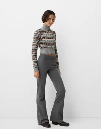 Pantalones acampanados con cintura de canalé