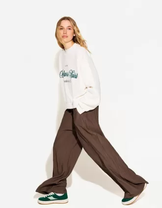 Pantalones anchos con cordones